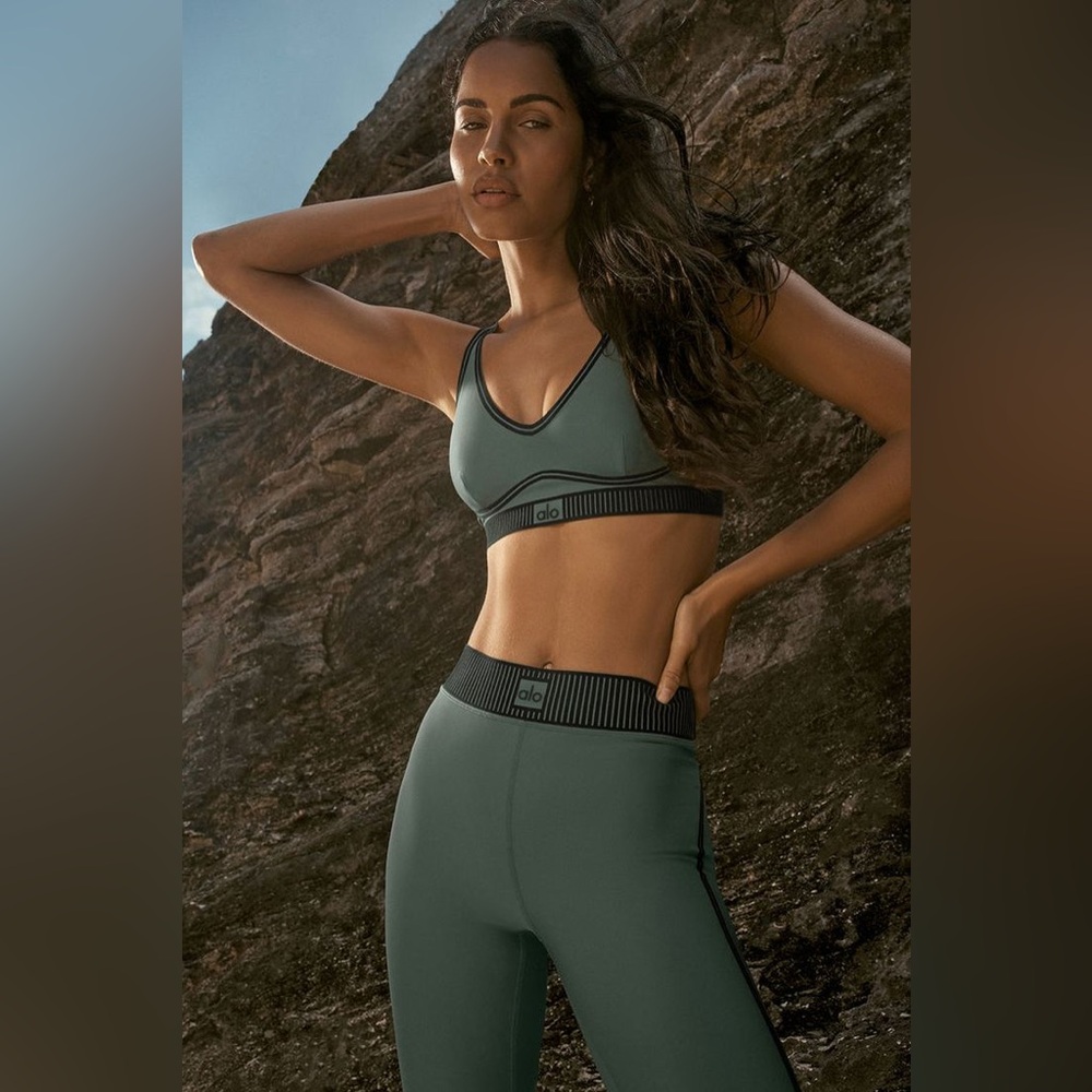 Ali Airlift High Waist Line Up Leggings in Winter Green Ivy